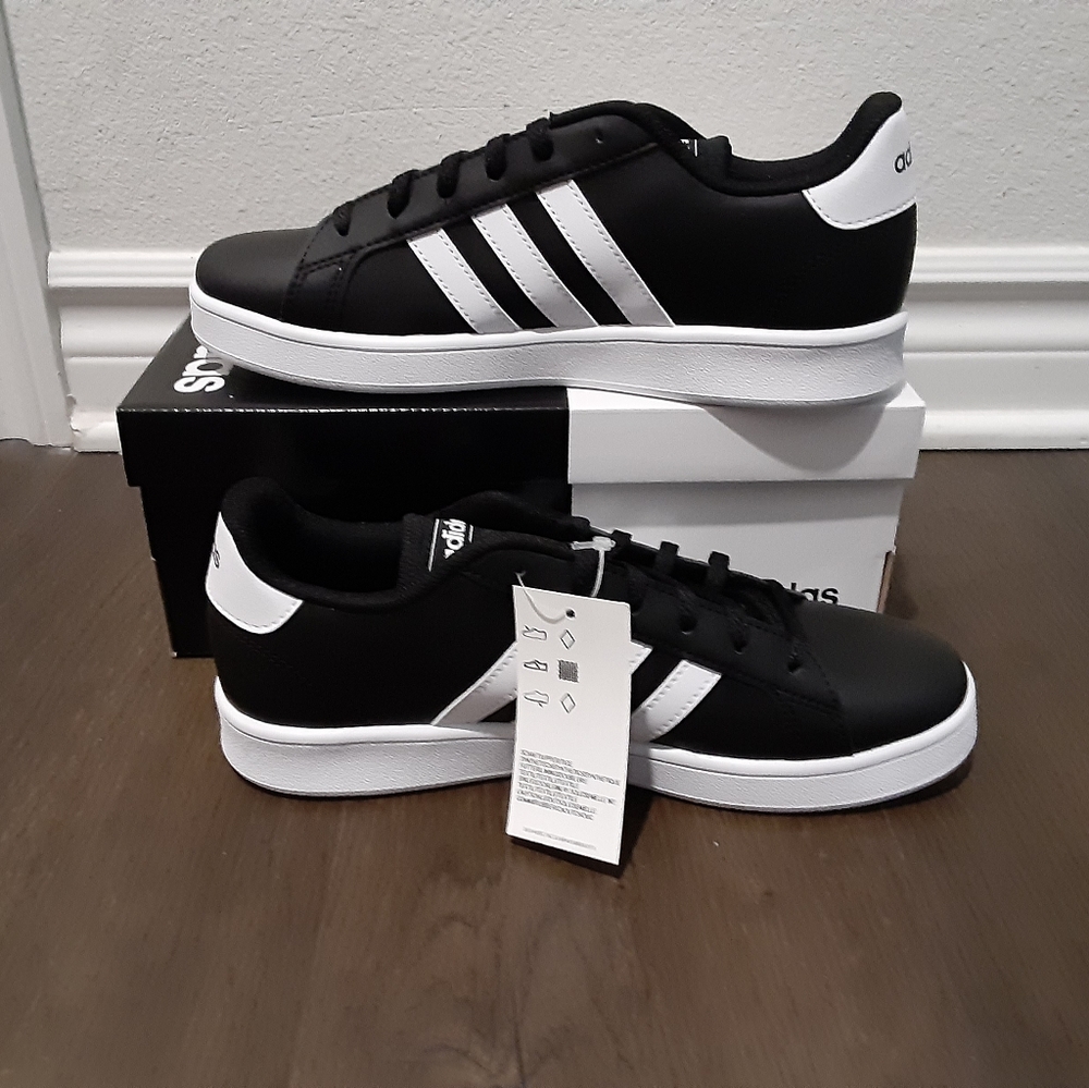 Adidas - Picture 2 of 4
